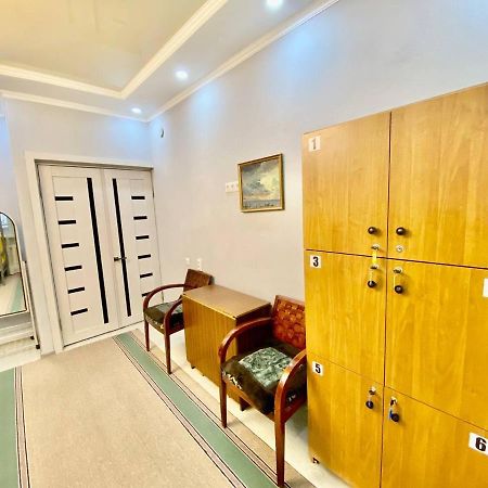 Downtown Homestay Bishkek Exterior foto