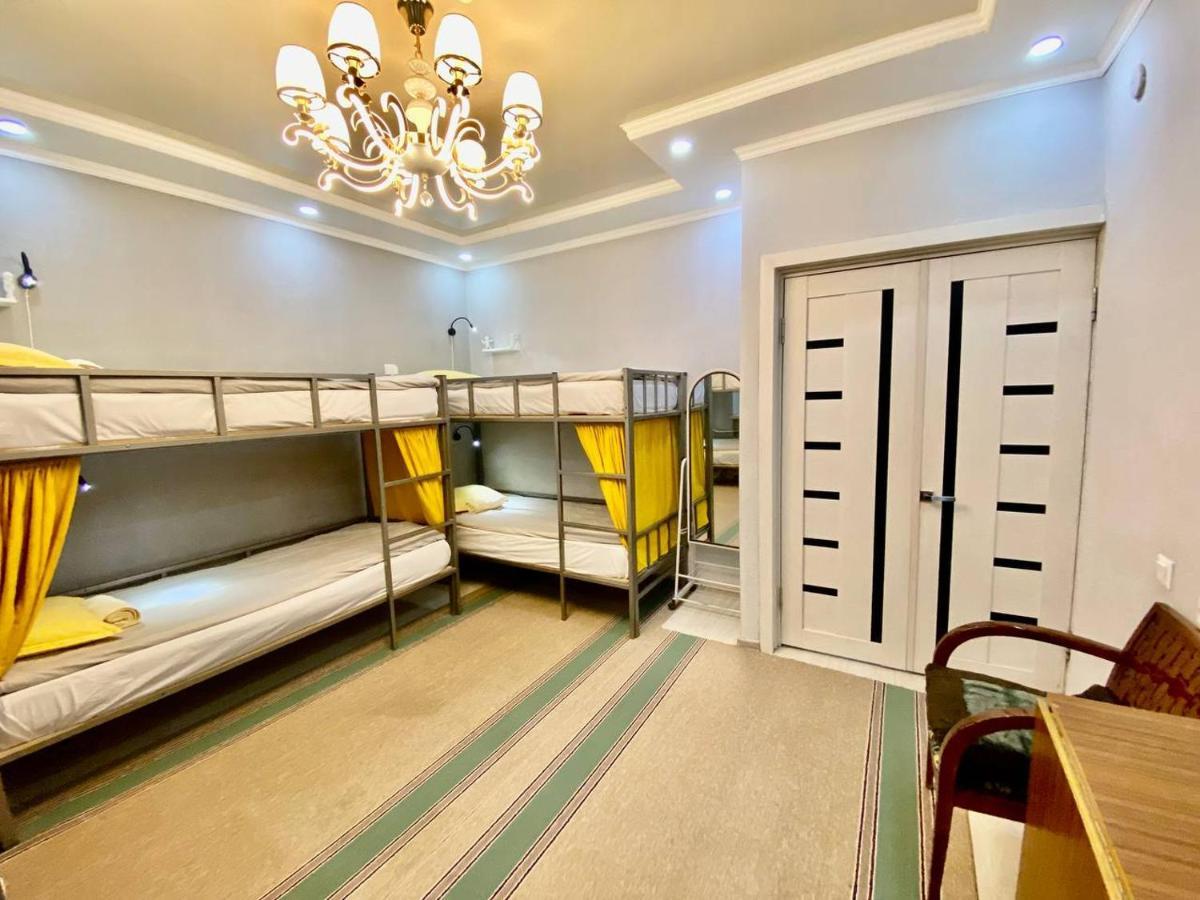 Downtown Homestay Bishkek Exterior foto
