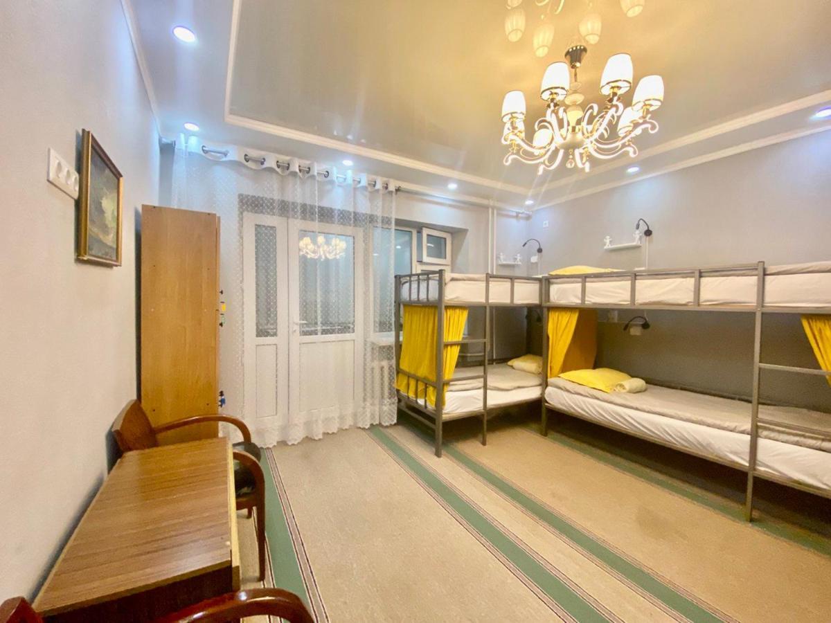 Downtown Homestay Bishkek Exterior foto